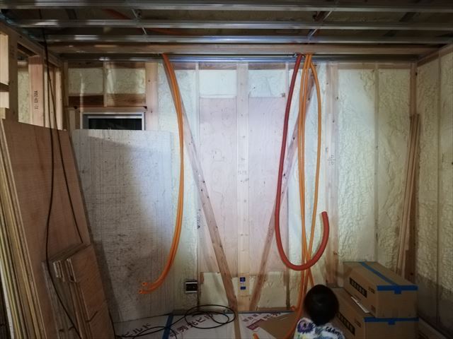 ローコストハウス秀光ビルド 着工 55日目 電気工事 11 1ch Atoms用 空配管 市街化調整区域にローコストハウスを建てた
